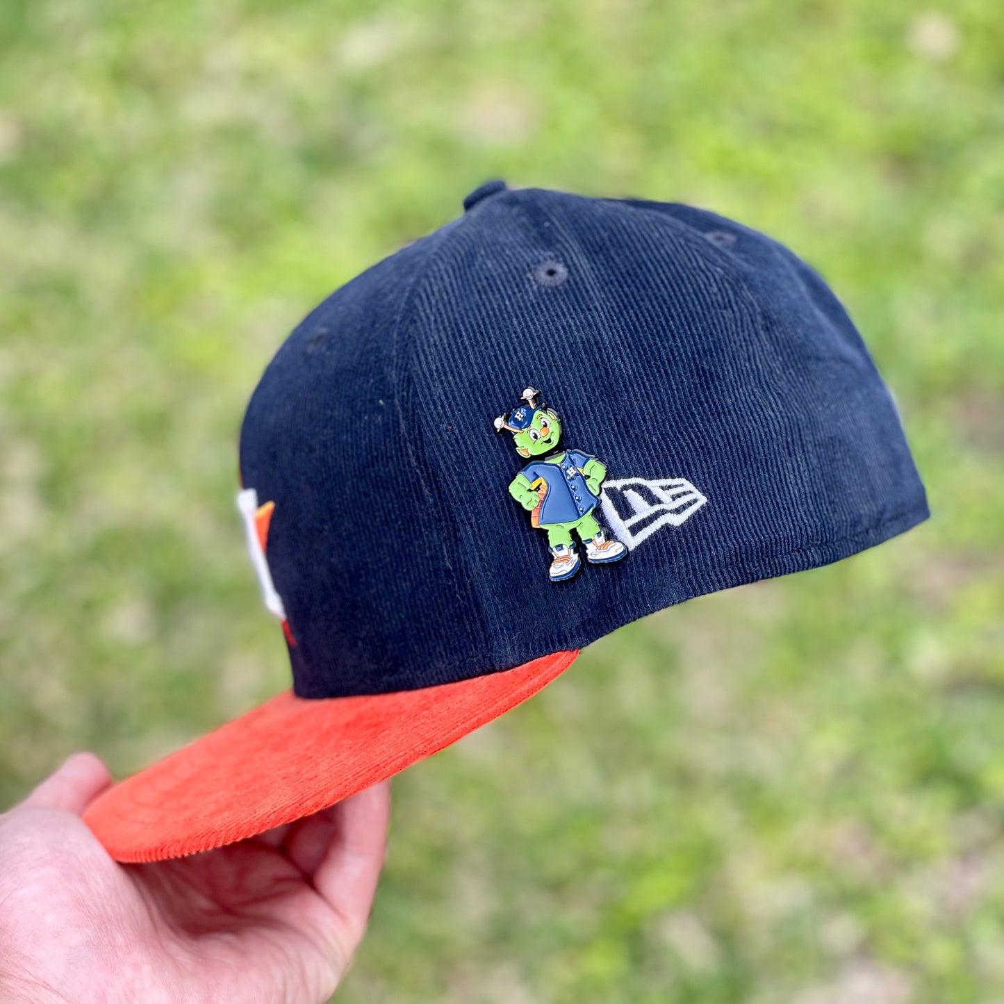 Orbit Mascot Bobble Head Pin