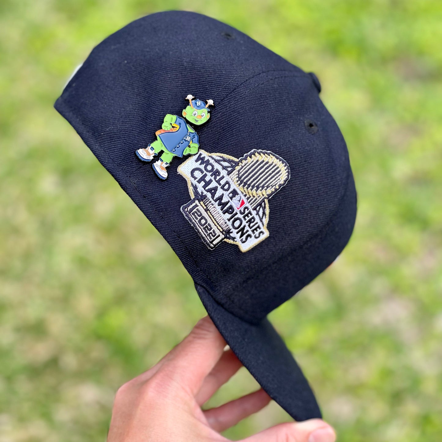 Orbit Mascot Bobble Head Pin