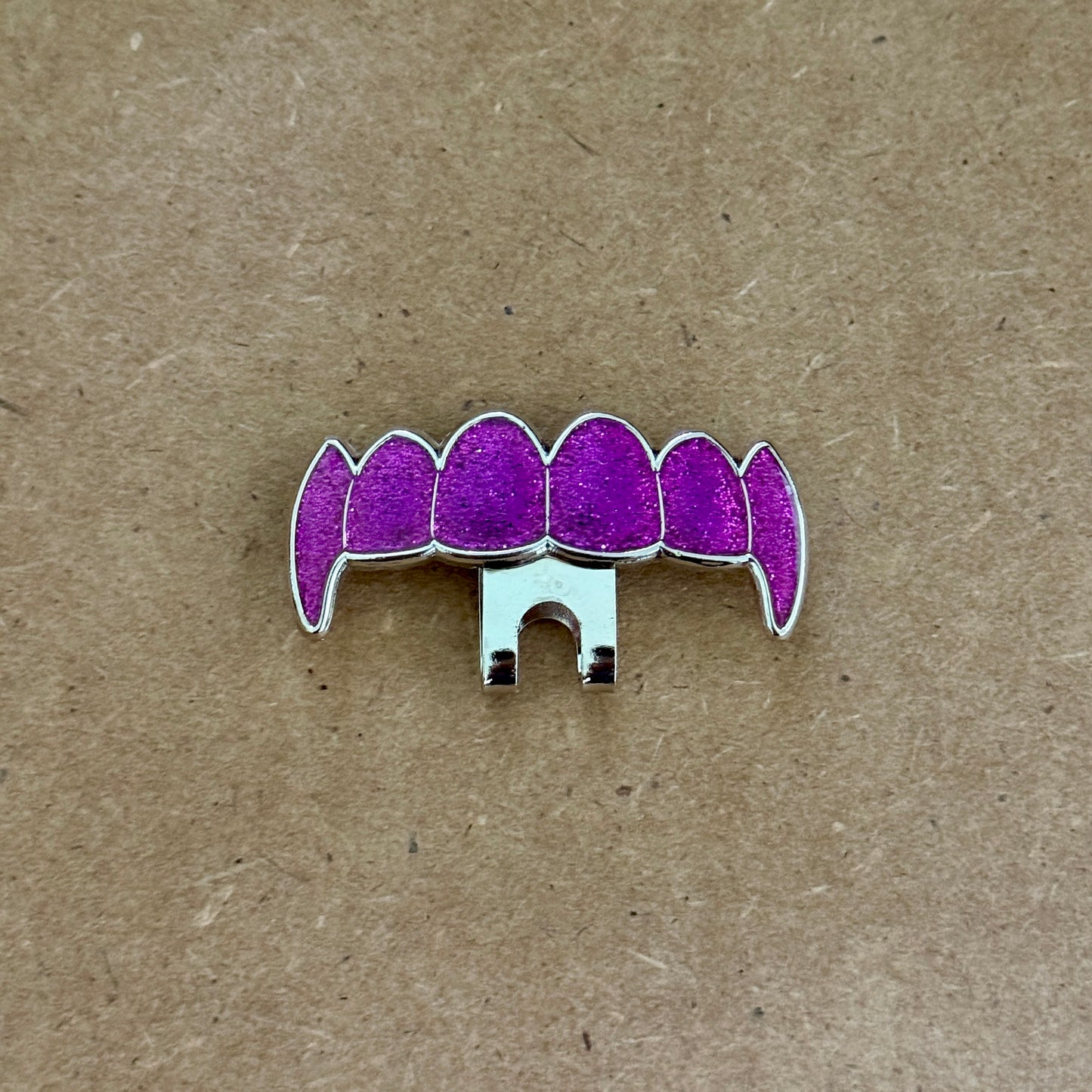 Teeth Grill Hat Clip “No Karo" - Silver Metal