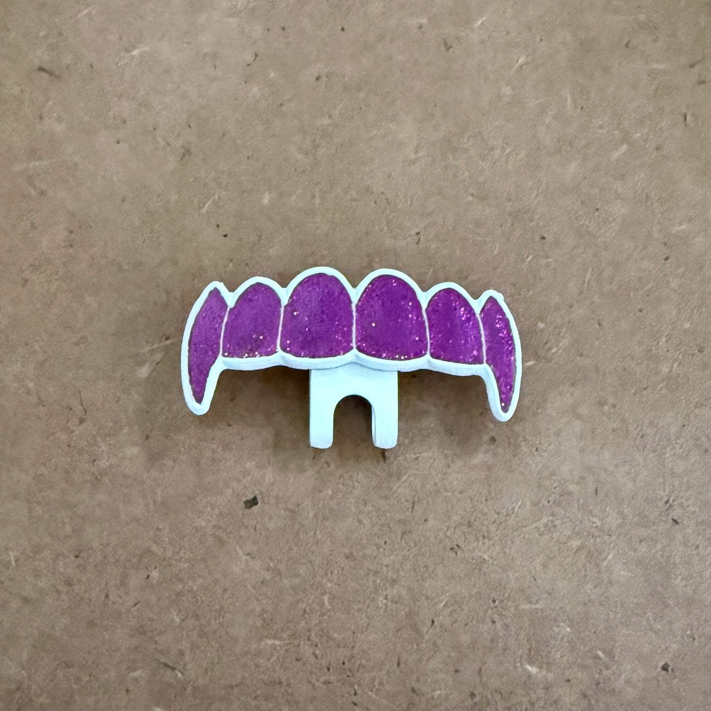 Teeth Grill Hat Clip “No Karo" - White